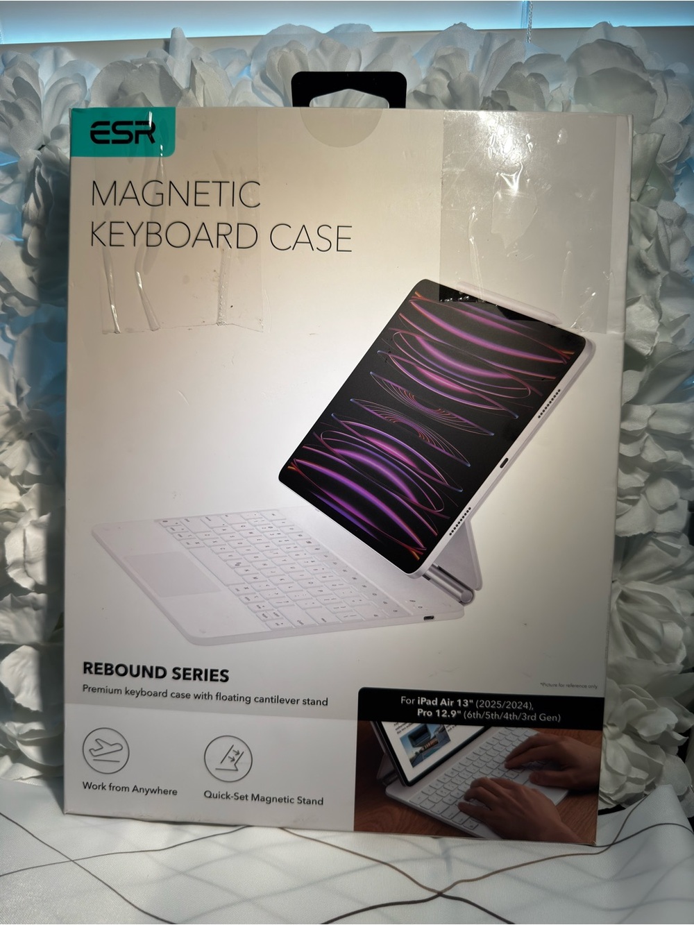 ESR Magnetic Keyboard Case Rebound Series for iPad Air 13” Ipad Pro 12.9” White